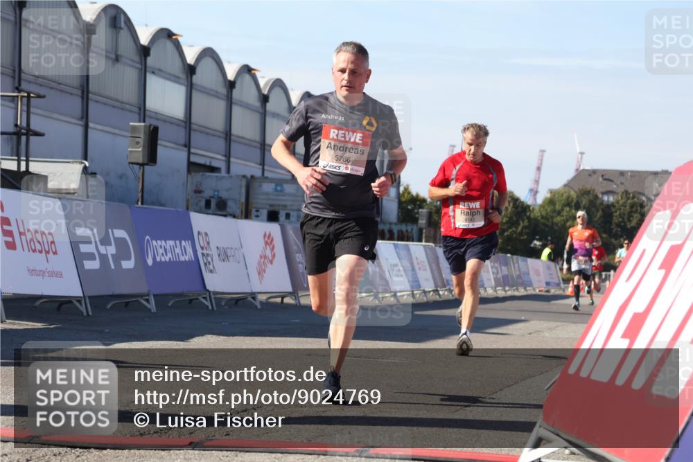 03.10.2025 - Köhlbrandbrückenlauf Luisa Fischer http://msf.ph/oto/9024769 03.10.2025 12:53:16 Ziel 4142, 5786, 6333 meine-sportfotos.de