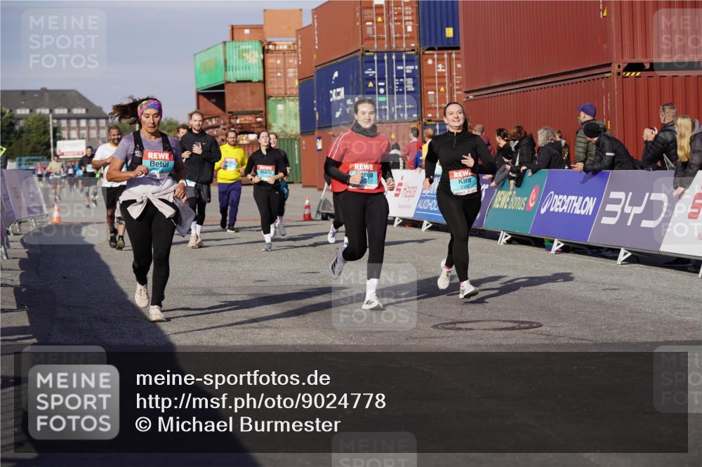 03.10.2025 - Köhlbrandbrückenlauf Michael Burmester http://msf.ph/oto/9024778 03.10.2025 10:27:28 Ziel 1914, 2059, 2162, 2192, 2237, 2352, 3230, 3346, 3429, 3451, 3452, 3626, 3739 meine-sportfotos.de