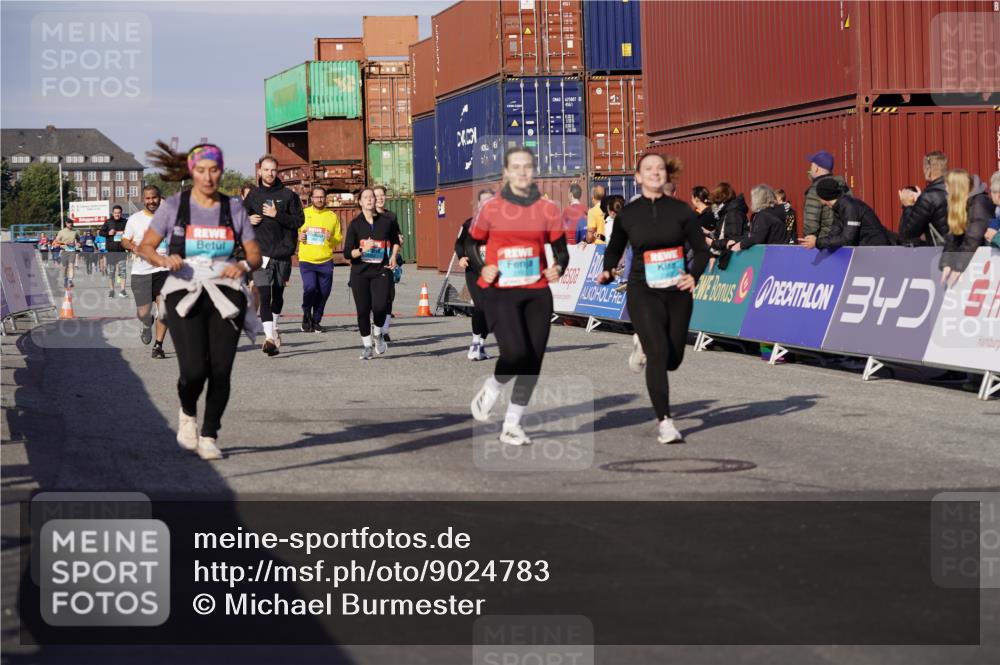 03.10.2025 - Köhlbrandbrückenlauf Michael Burmester http://msf.ph/oto/9024783 03.10.2025 10:27:29 Ziel 1472, 1914, 2059, 2162, 2166, 2192, 2237, 2352, 3230, 3346, 3429, 3451, 3452, 3626, 3739 meine-sportfotos.de