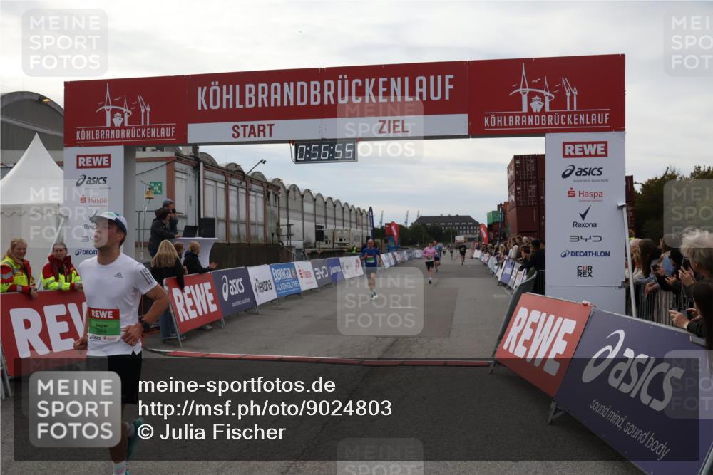 03.10.2025 - Köhlbrandbrückenlauf Julia Fischer http://msf.ph/oto/9024803 03.10.2025 15:56:56 Ziel 7882, 9226, 9664, 9665 meine-sportfotos.de