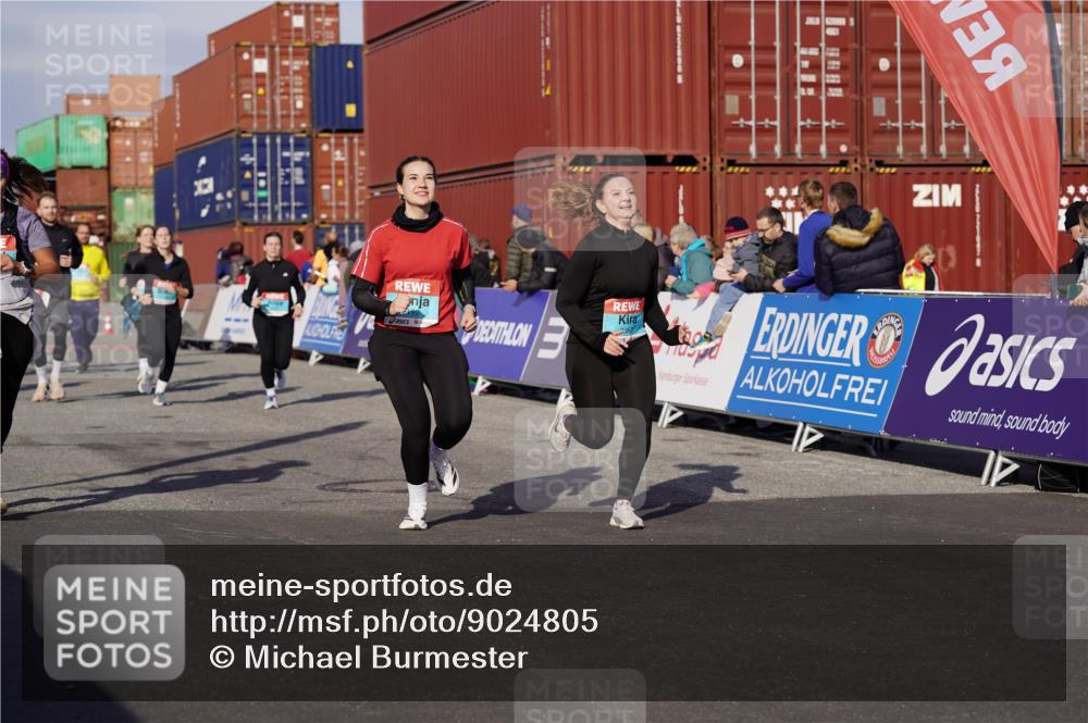 03.10.2025 - Köhlbrandbrückenlauf Michael Burmester http://msf.ph/oto/9024805 03.10.2025 10:27:30 Ziel 1472, 1914, 2059, 2162, 2166, 2192, 2237, 2352, 3230, 3346, 3429, 3451, 3452, 3626, 3739 meine-sportfotos.de