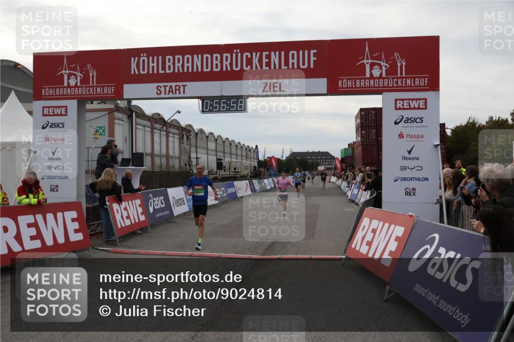 03.10.2025 - Köhlbrandbrückenlauf Julia Fischer http://msf.ph/oto/9024814 03.10.2025 15:56:58 Ziel 7882, 9226, 9664, 9665 meine-sportfotos.de