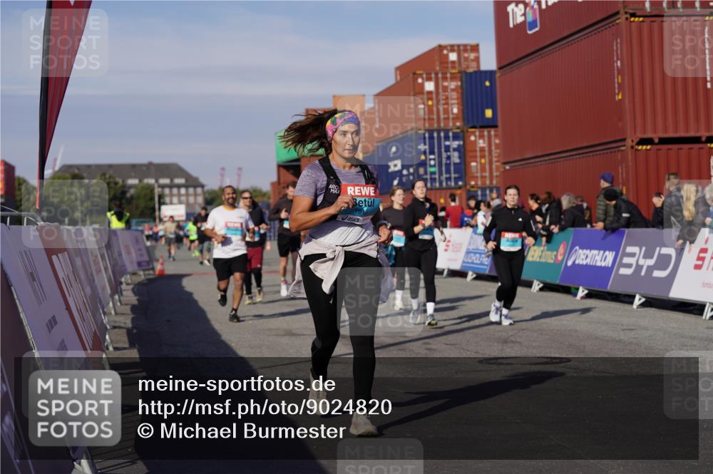 03.10.2025 - Köhlbrandbrückenlauf Michael Burmester http://msf.ph/oto/9024820 03.10.2025 10:27:31 Ziel 1472, 1914, 2059, 2162, 2166, 2192, 2237, 2352, 3230, 3346, 3429, 3451, 3452, 3626, 3739 meine-sportfotos.de