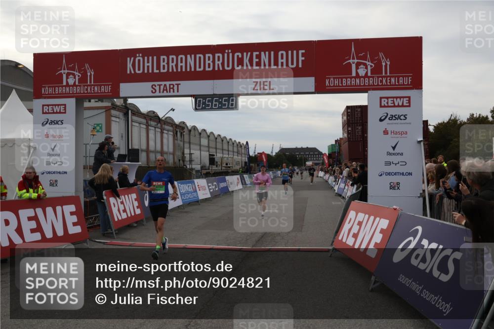 03.10.2025 - Köhlbrandbrückenlauf Julia Fischer http://msf.ph/oto/9024821 03.10.2025 15:56:58 Ziel 7882, 9226, 9664, 9665 meine-sportfotos.de