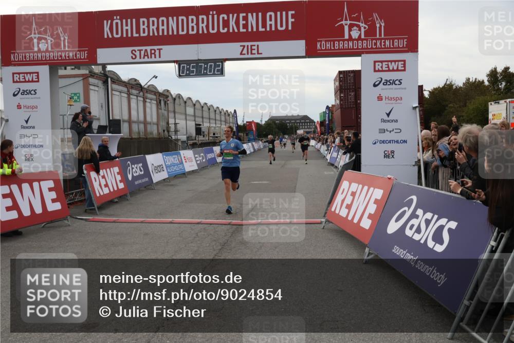 03.10.2025 - Köhlbrandbrückenlauf Julia Fischer http://msf.ph/oto/9024854 03.10.2025 15:57:03 Ziel 7041, 7882, 9226, 9664, 9665, 9751 meine-sportfotos.de