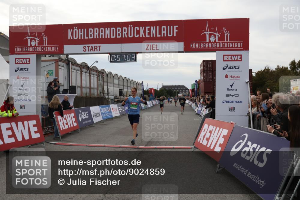 03.10.2025 - Köhlbrandbrückenlauf Julia Fischer http://msf.ph/oto/9024859 03.10.2025 15:57:03 Ziel 7041, 7882, 9226, 9664, 9665, 9751 meine-sportfotos.de