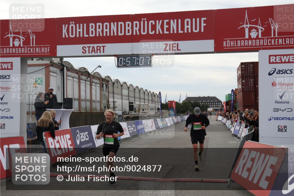 03.10.2025 - Köhlbrandbrückenlauf Julia Fischer http://msf.ph/oto/9024877 03.10.2025 15:57:07 Ziel 7041, 7593, 7618, 7882, 9226, 9665, 9751 meine-sportfotos.de
