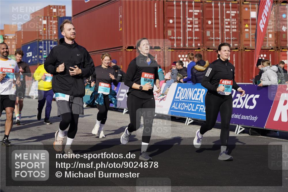 03.10.2025 - Köhlbrandbrückenlauf Michael Burmester http://msf.ph/oto/9024878 03.10.2025 10:27:33 Ziel 1472, 2059, 2086, 2162, 2166, 2192, 2237, 2352, 3346, 3429, 3451, 3452, 3626, 3739 meine-sportfotos.de