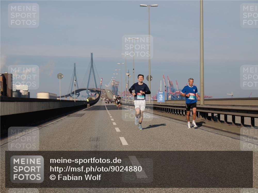 03.10.2025 - Köhlbrandbrückenlauf Fabian Wolf http://msf.ph/oto/9024880 03.10.2025 09:40:58 Position 3 3 meine-sportfotos.de