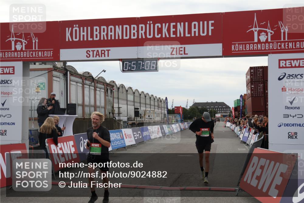 03.10.2025 - Köhlbrandbrückenlauf Julia Fischer http://msf.ph/oto/9024882 03.10.2025 15:57:08 Ziel 7041, 7593, 7618, 7882, 9226, 9665, 9751 meine-sportfotos.de
