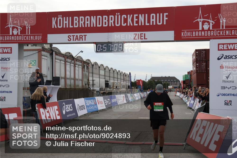 03.10.2025 - Köhlbrandbrückenlauf Julia Fischer http://msf.ph/oto/9024893 03.10.2025 15:57:09 Ziel 7041, 7593, 7618, 7882, 9665, 9751 meine-sportfotos.de