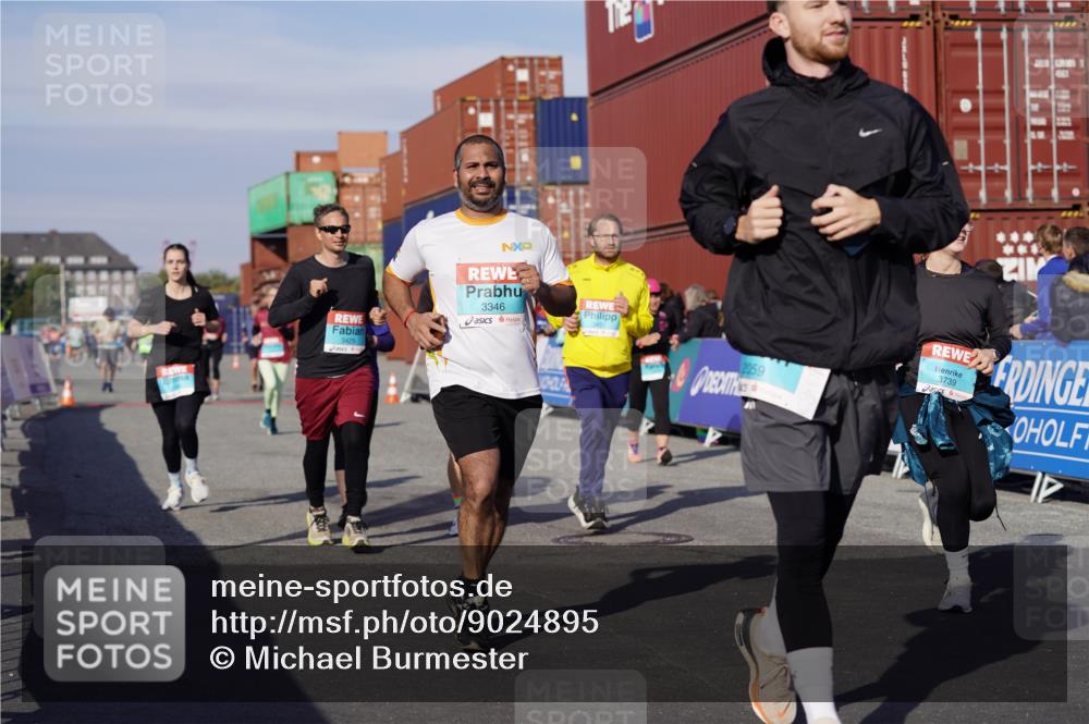 03.10.2025 - Köhlbrandbrückenlauf Michael Burmester http://msf.ph/oto/9024895 03.10.2025 10:27:34 Ziel 1472, 2059, 2086, 2162, 2166, 2192, 2237, 2352, 3346, 3429, 3451, 3452, 3626, 3739 meine-sportfotos.de