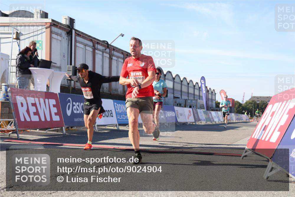 03.10.2025 - Köhlbrandbrückenlauf Luisa Fischer http://msf.ph/oto/9024904 03.10.2025 12:53:28 Ziel 4029, 4142, 4155, 5786, 6241, 6656, 6804 meine-sportfotos.de