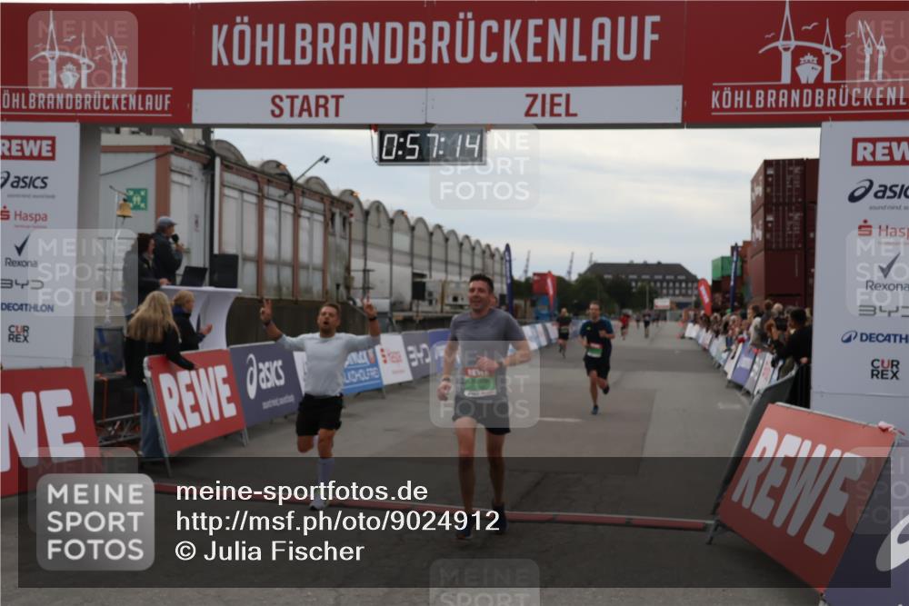 03.10.2025 - Köhlbrandbrückenlauf Julia Fischer http://msf.ph/oto/9024912 03.10.2025 15:57:14 Ziel 7041, 7107, 7593, 7618, 9032, 9751 meine-sportfotos.de