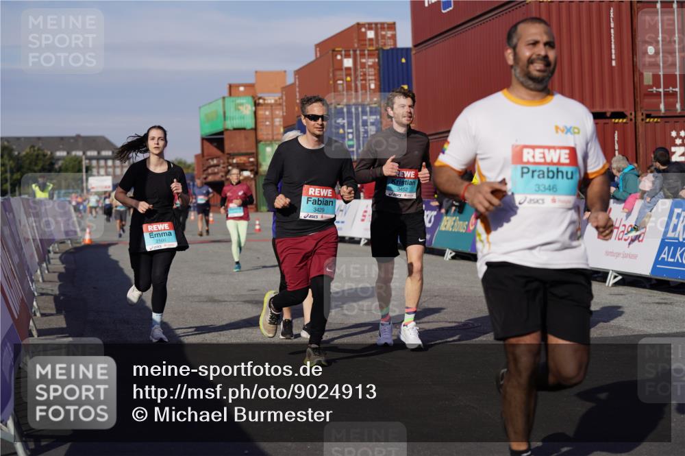 03.10.2025 - Köhlbrandbrückenlauf Michael Burmester http://msf.ph/oto/9024913 03.10.2025 10:27:35 Ziel 1472, 1759, 2059, 2086, 2162, 2166, 2192, 2237, 2352, 3346, 3429, 3451, 3452, 3626, 3739 meine-sportfotos.de