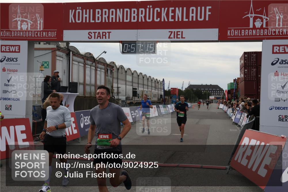 03.10.2025 - Köhlbrandbrückenlauf Julia Fischer http://msf.ph/oto/9024925 03.10.2025 15:57:15 Ziel 7041, 7107, 7593, 7618, 9032, 9087, 9751 meine-sportfotos.de