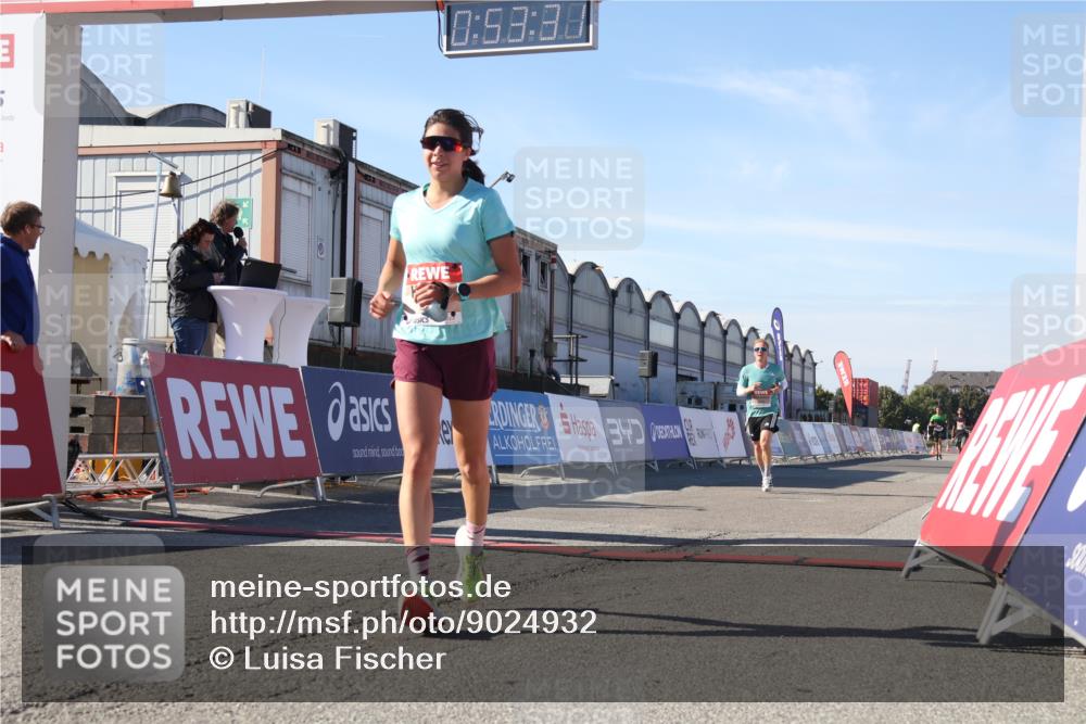 03.10.2025 - Köhlbrandbrückenlauf Luisa Fischer http://msf.ph/oto/9024932 03.10.2025 12:53:30 Ziel 4029, 4155, 6241, 6656, 6804 meine-sportfotos.de