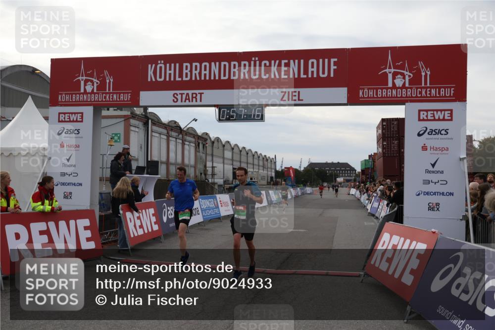 03.10.2025 - Köhlbrandbrückenlauf Julia Fischer http://msf.ph/oto/9024933 03.10.2025 15:57:16 Ziel 7041, 7107, 7593, 7618, 9032, 9087, 9751 meine-sportfotos.de