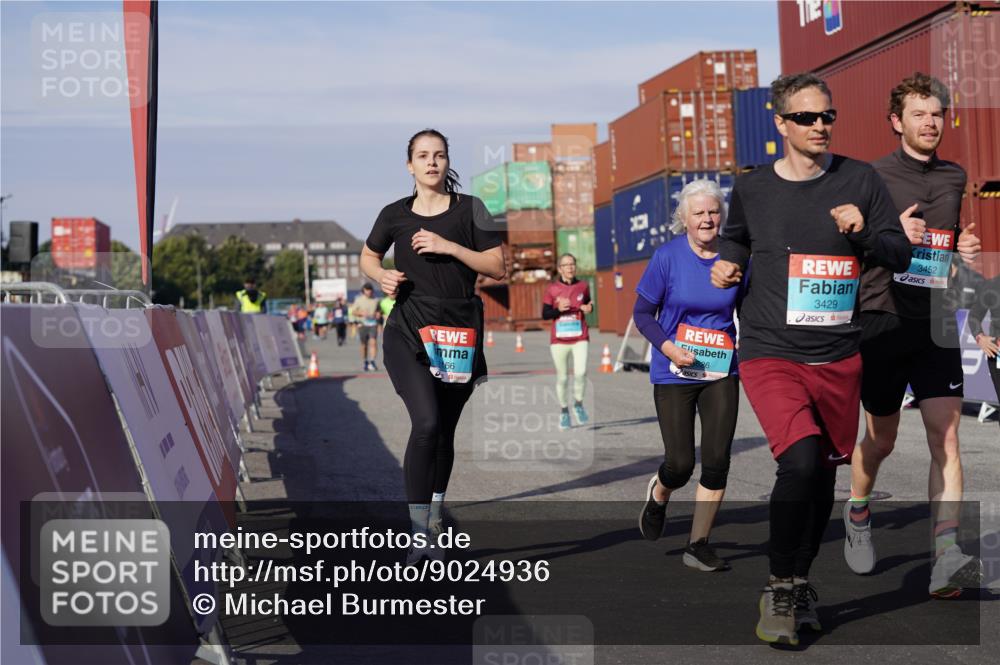 03.10.2025 - Köhlbrandbrückenlauf Michael Burmester http://msf.ph/oto/9024936 03.10.2025 10:27:36 Ziel 1472, 1759, 2059, 2086, 2162, 2166, 2192, 2237, 2352, 3346, 3429, 3451, 3452, 3626, 3739 meine-sportfotos.de