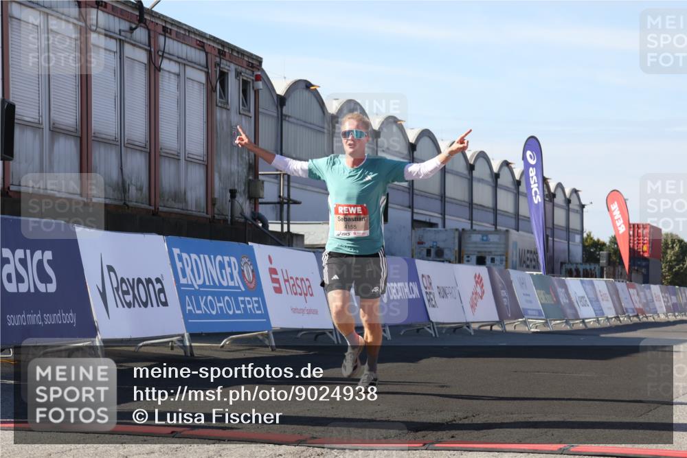 03.10.2025 - Köhlbrandbrückenlauf Luisa Fischer http://msf.ph/oto/9024938 03.10.2025 12:53:32 Ziel 4029, 4155, 6241, 6656, 6804 meine-sportfotos.de
