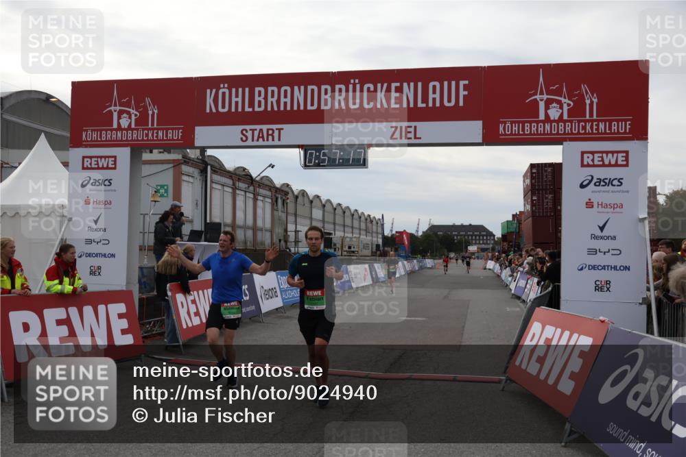 03.10.2025 - Köhlbrandbrückenlauf Julia Fischer http://msf.ph/oto/9024940 03.10.2025 15:57:17 Ziel 7041, 7107, 7593, 7618, 9032, 9087, 9751 meine-sportfotos.de