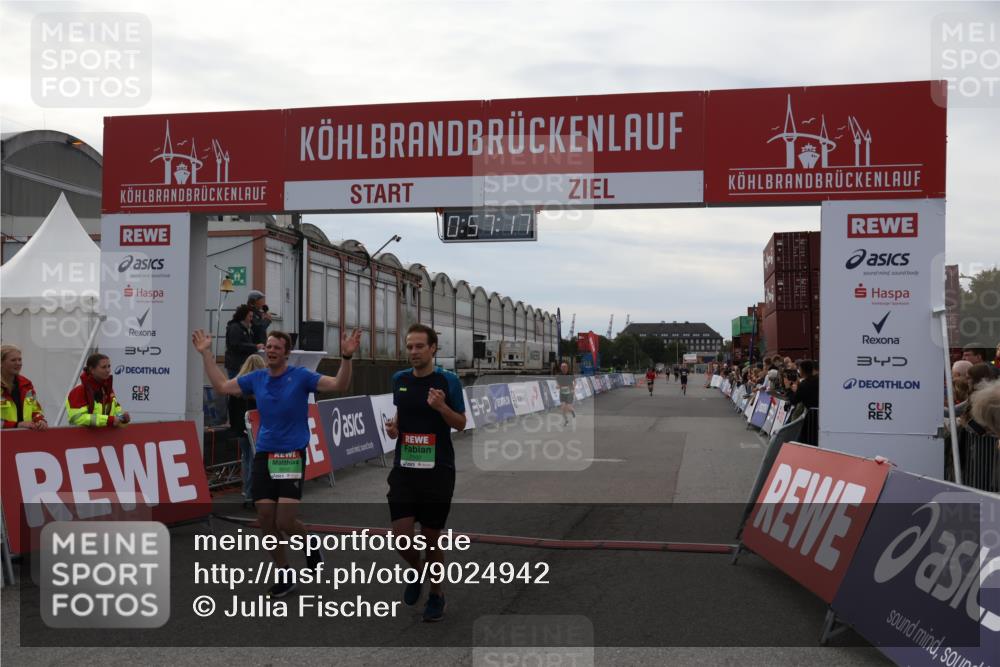 03.10.2025 - Köhlbrandbrückenlauf Julia Fischer http://msf.ph/oto/9024942 03.10.2025 15:57:17 Ziel 7041, 7107, 7593, 7618, 9032, 9087, 9751 meine-sportfotos.de