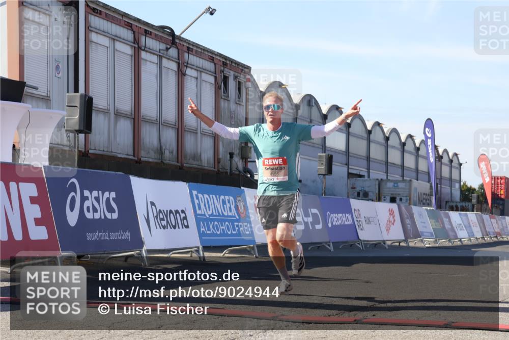 03.10.2025 - Köhlbrandbrückenlauf Luisa Fischer http://msf.ph/oto/9024944 03.10.2025 12:53:32 Ziel 4029, 4155, 6241, 6656, 6804 meine-sportfotos.de