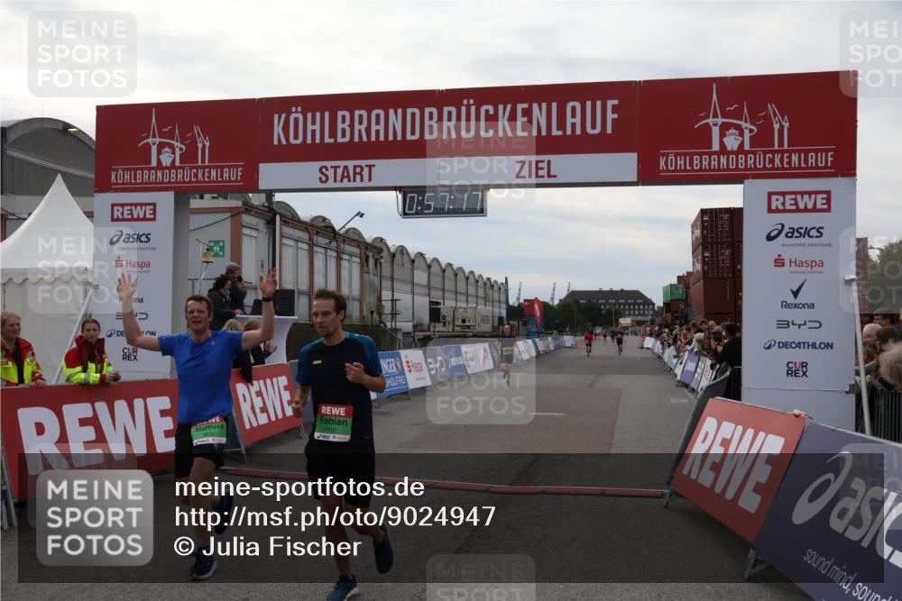 03.10.2025 - Köhlbrandbrückenlauf Julia Fischer http://msf.ph/oto/9024947 03.10.2025 15:57:17 Ziel 7041, 7107, 7593, 7618, 9032, 9087, 9751 meine-sportfotos.de