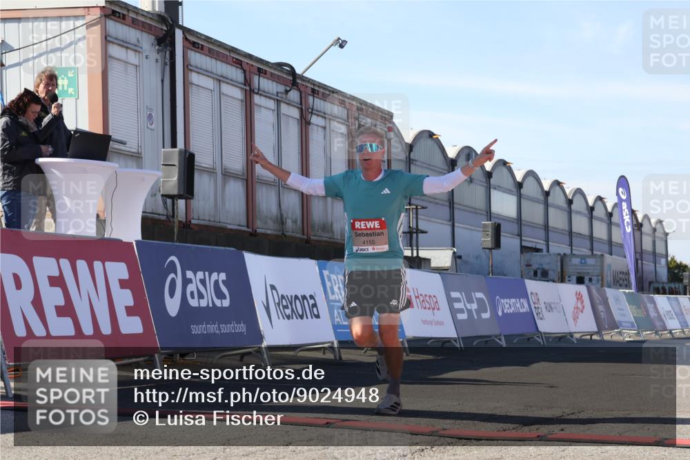 03.10.2025 - Köhlbrandbrückenlauf Luisa Fischer http://msf.ph/oto/9024948 03.10.2025 12:53:32 Ziel 4029, 4155, 6241, 6656, 6804 meine-sportfotos.de