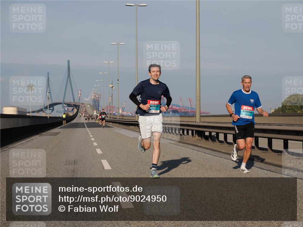 03.10.2025 - Köhlbrandbrückenlauf Fabian Wolf http://msf.ph/oto/9024950 03.10.2025 09:41:01 Position 3 3226, 3078 meine-sportfotos.de