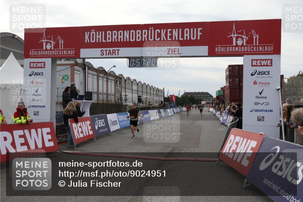 03.10.2025 - Köhlbrandbrückenlauf Julia Fischer http://msf.ph/oto/9024951 03.10.2025 15:57:20 Ziel 7107, 7593, 7618, 9032, 9087 meine-sportfotos.de