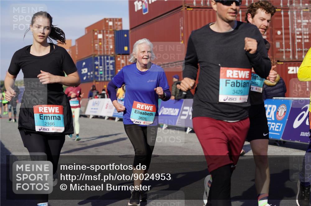 03.10.2025 - Köhlbrandbrückenlauf Michael Burmester http://msf.ph/oto/9024953 03.10.2025 10:27:37 Ziel 1342, 1472, 1759, 2059, 2086, 2162, 2166, 2237, 3346, 3429, 3451, 3452, 3626, 3739 meine-sportfotos.de