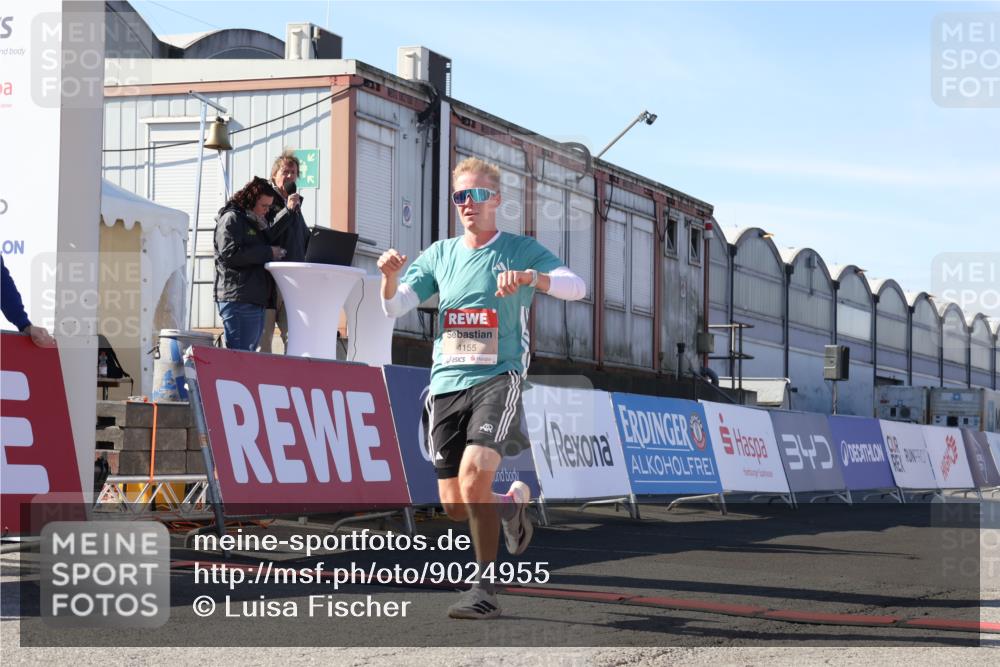 03.10.2025 - Köhlbrandbrückenlauf Luisa Fischer http://msf.ph/oto/9024955 03.10.2025 12:53:33 Ziel 4029, 4155, 6241, 6656, 6804 meine-sportfotos.de