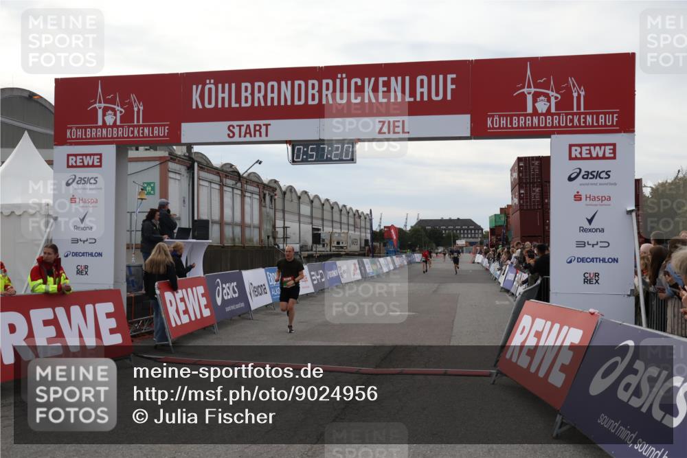 03.10.2025 - Köhlbrandbrückenlauf Julia Fischer http://msf.ph/oto/9024956 03.10.2025 15:57:21 Ziel 7107, 7593, 7618, 9032, 9087 meine-sportfotos.de