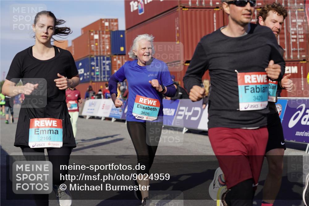 03.10.2025 - Köhlbrandbrückenlauf Michael Burmester http://msf.ph/oto/9024959 03.10.2025 10:27:37 Ziel 1342, 1472, 1759, 2059, 2086, 2162, 2166, 2237, 3346, 3429, 3451, 3452, 3626, 3739 meine-sportfotos.de