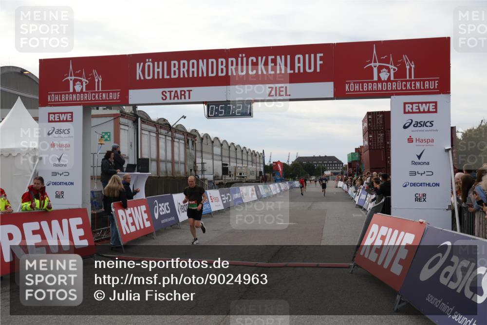 03.10.2025 - Köhlbrandbrückenlauf Julia Fischer http://msf.ph/oto/9024963 03.10.2025 15:57:21 Ziel 7107, 7593, 7618, 9032, 9087 meine-sportfotos.de