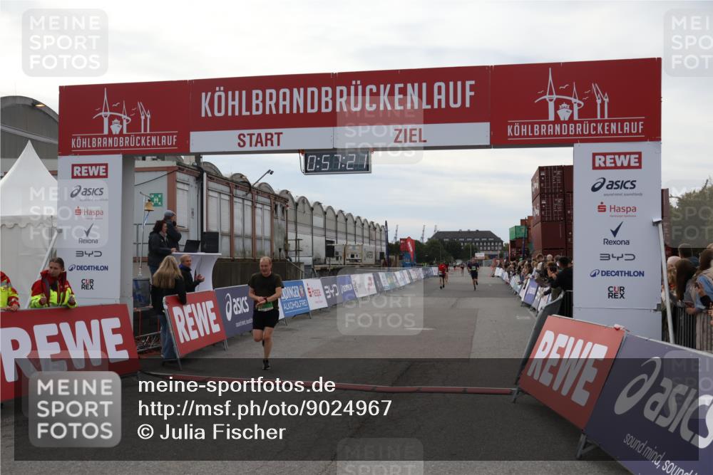 03.10.2025 - Köhlbrandbrückenlauf Julia Fischer http://msf.ph/oto/9024967 03.10.2025 15:57:21 Ziel 7107, 7593, 7618, 9032, 9087 meine-sportfotos.de