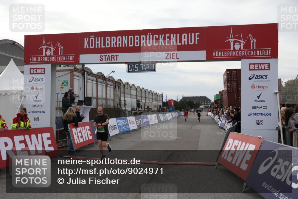 03.10.2025 - Köhlbrandbrückenlauf Julia Fischer http://msf.ph/oto/9024971 03.10.2025 15:57:22 Ziel 7107, 7593, 7618, 9032, 9087, 9668 meine-sportfotos.de