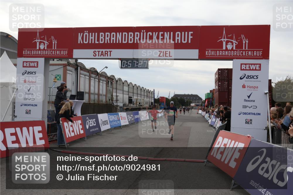 03.10.2025 - Köhlbrandbrückenlauf Julia Fischer http://msf.ph/oto/9024981 03.10.2025 15:57:27 Ziel 7261, 7535, 9087, 9668 meine-sportfotos.de