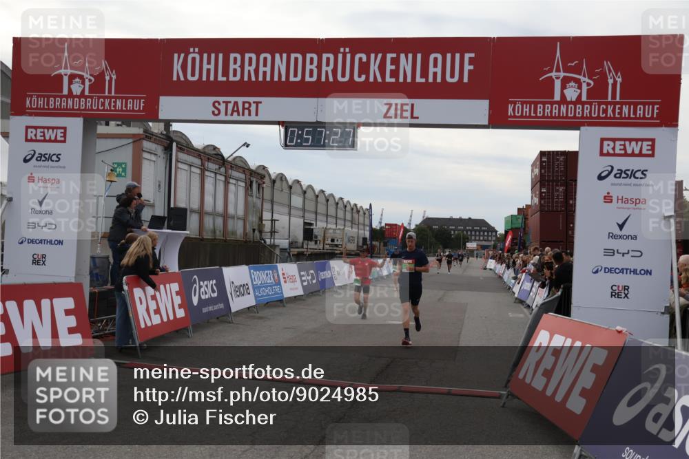03.10.2025 - Köhlbrandbrückenlauf Julia Fischer http://msf.ph/oto/9024985 03.10.2025 15:57:28 Ziel 7261, 7535, 9087, 9668 meine-sportfotos.de