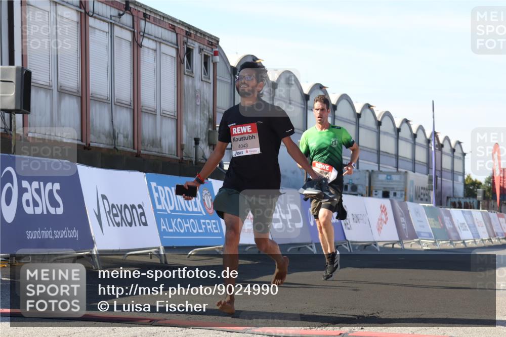 03.10.2025 - Köhlbrandbrückenlauf Luisa Fischer http://msf.ph/oto/9024990 03.10.2025 12:53:40 Ziel 4043, 4155, 6241, 6624 meine-sportfotos.de