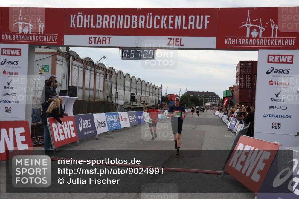 03.10.2025 - Köhlbrandbrückenlauf Julia Fischer http://msf.ph/oto/9024991 03.10.2025 15:57:28 Ziel 7261, 7535, 9087, 9668 meine-sportfotos.de