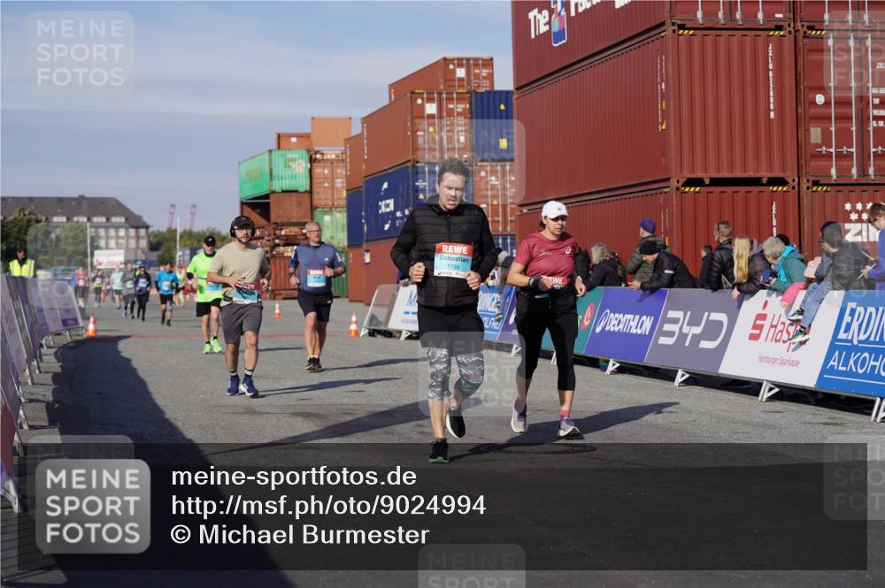03.10.2025 - Köhlbrandbrückenlauf Michael Burmester http://msf.ph/oto/9024994 03.10.2025 10:27:44 Ziel 1004, 1342, 1759, 1993, 2086, 2525 meine-sportfotos.de