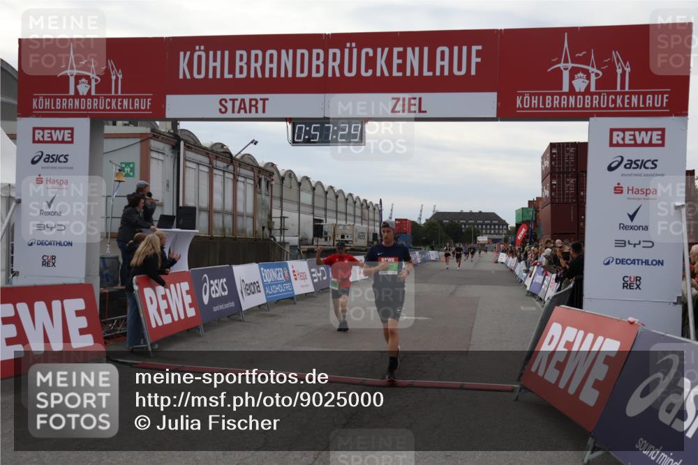 03.10.2025 - Köhlbrandbrückenlauf Julia Fischer http://msf.ph/oto/9025000 03.10.2025 15:57:29 Ziel 7261, 7535, 9087, 9668 meine-sportfotos.de