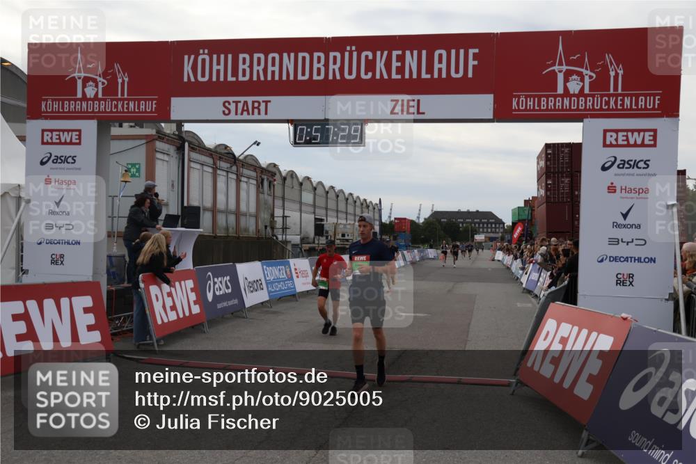 03.10.2025 - Köhlbrandbrückenlauf Julia Fischer http://msf.ph/oto/9025005 03.10.2025 15:57:29 Ziel 7261, 7535, 9087, 9668 meine-sportfotos.de