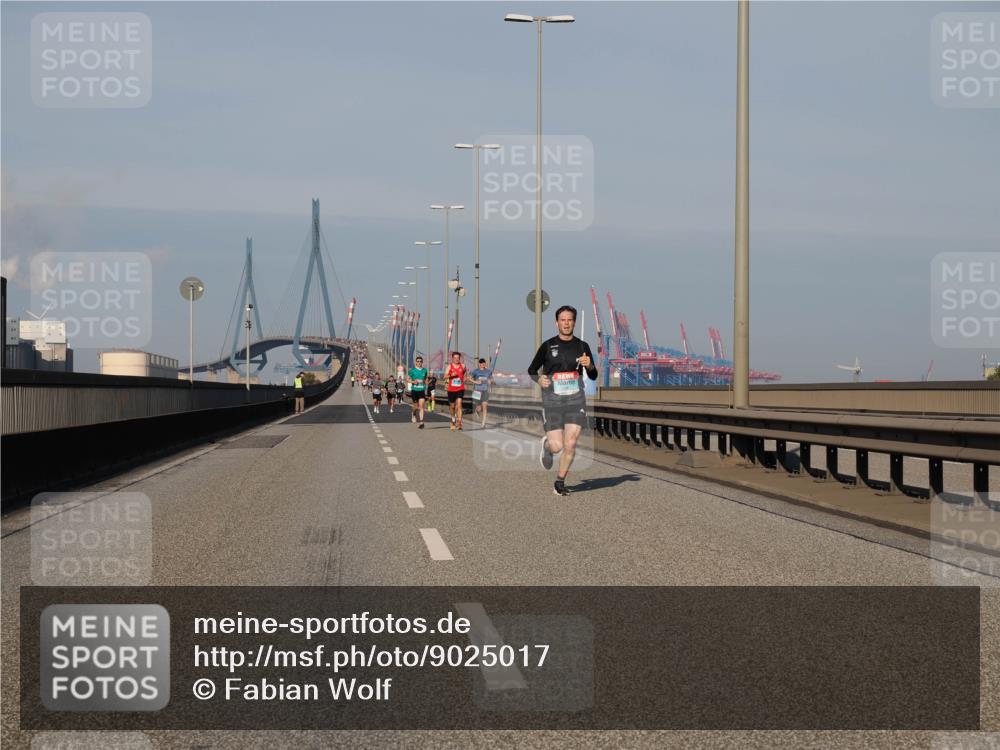 03.10.2025 - Köhlbrandbrückenlauf Fabian Wolf http://msf.ph/oto/9025017 03.10.2025 09:41:13 Position 3  meine-sportfotos.de