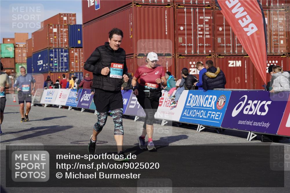 03.10.2025 - Köhlbrandbrückenlauf Michael Burmester http://msf.ph/oto/9025020 03.10.2025 10:27:45 Ziel 1004, 1342, 1759, 1993, 2525 meine-sportfotos.de