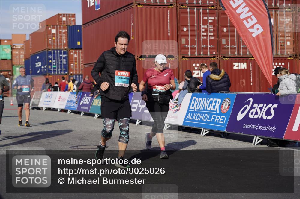 03.10.2025 - Köhlbrandbrückenlauf Michael Burmester http://msf.ph/oto/9025026 03.10.2025 10:27:45 Ziel 1004, 1342, 1759, 1993, 2525 meine-sportfotos.de