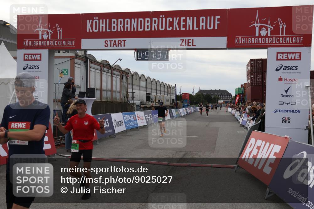 03.10.2025 - Köhlbrandbrückenlauf Julia Fischer http://msf.ph/oto/9025027 03.10.2025 15:57:31 Ziel 7261, 7535, 9087, 9668 meine-sportfotos.de