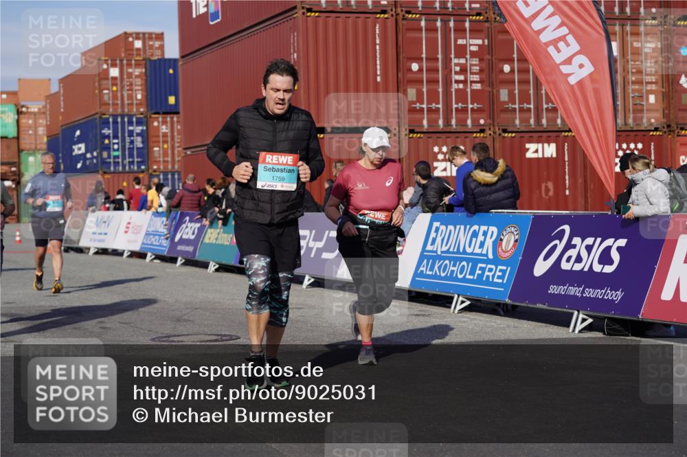 03.10.2025 - Köhlbrandbrückenlauf Michael Burmester http://msf.ph/oto/9025031 03.10.2025 10:27:45 Ziel 1004, 1342, 1759, 1993, 2525 meine-sportfotos.de